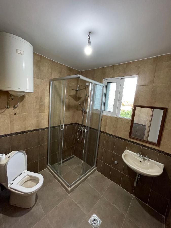 Entire Spacious Apartment With Free Parking Podgorica Eksteriør billede