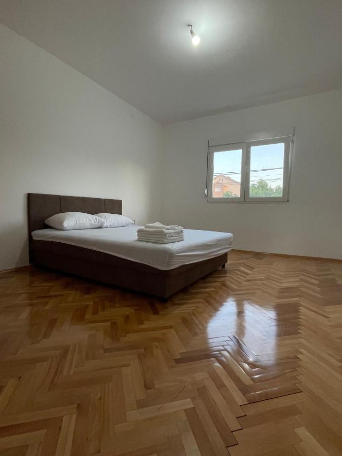 Entire Spacious Apartment With Free Parking Podgorica Eksteriør billede