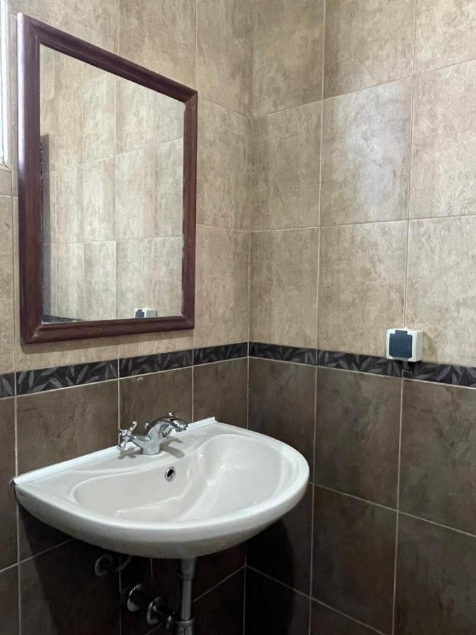 Entire Spacious Apartment With Free Parking Podgorica Eksteriør billede
