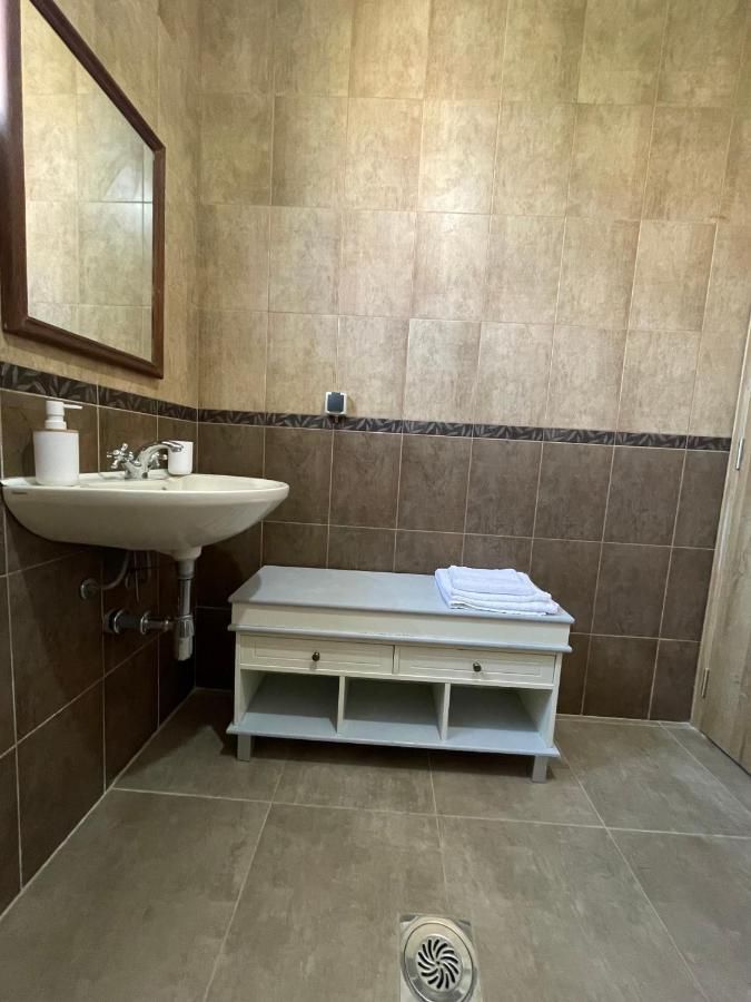 Entire Spacious Apartment With Free Parking Podgorica Eksteriør billede